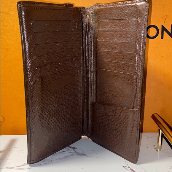 Authentic Louis Vuitton Damier Brazza Wallet - Picture 5 of 14